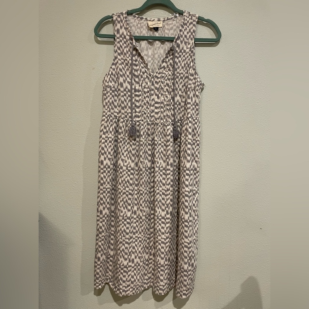 Universal Thread tank dress with front tassels. Size Small White Gray & …